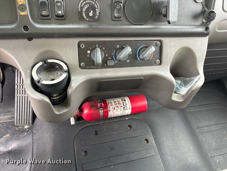 image for item YA1381 2018 Freightliner Business Class M2 box truck