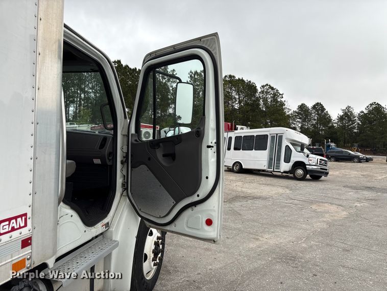 image for item YA1381 2018 Freightliner Business Class M2 box truck