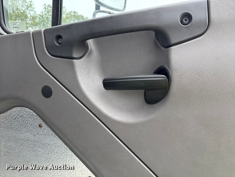 image for item YA1381 2018 Freightliner Business Class M2 box truck