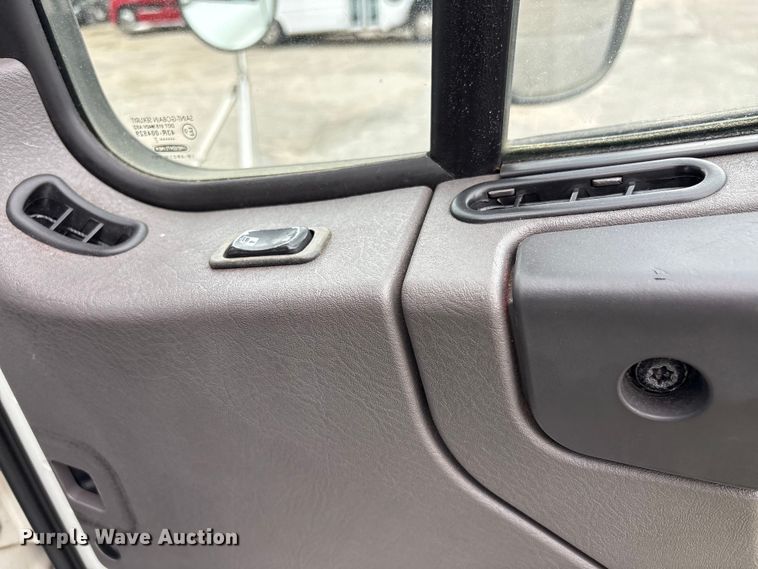 image for item YA1381 2018 Freightliner Business Class M2 box truck