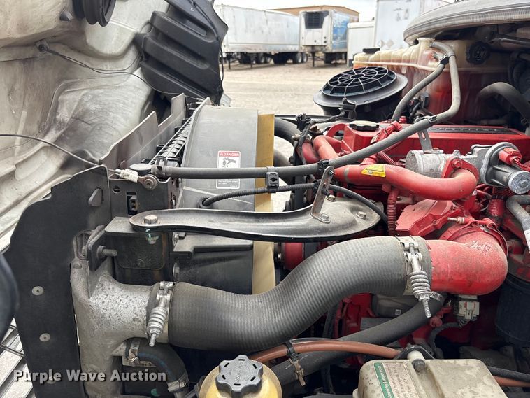 image for item YA1381 2018 Freightliner Business Class M2 box truck