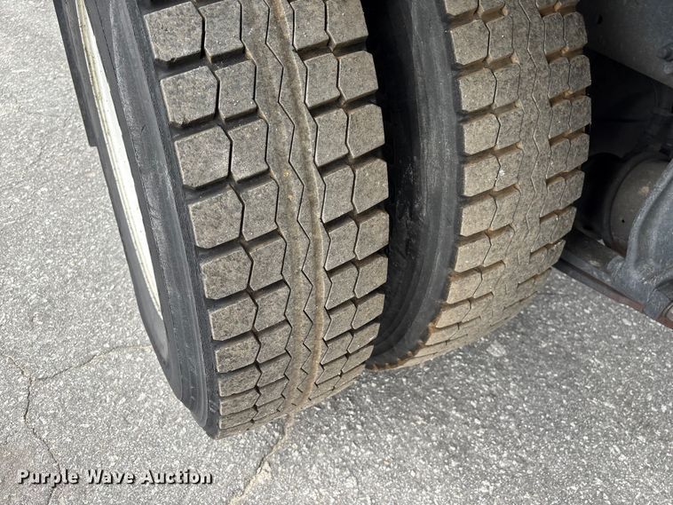 image for item YA1381 2018 Freightliner Business Class M2 box truck