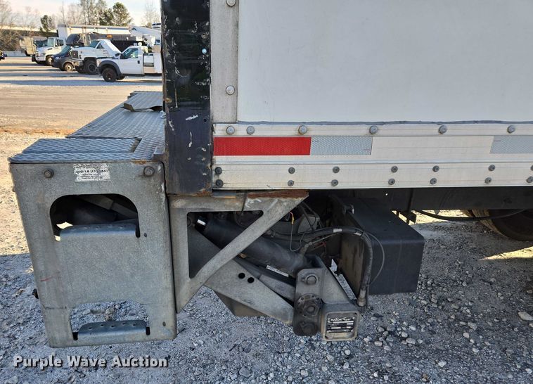 image for item YA1386 2020 Hino  box truck