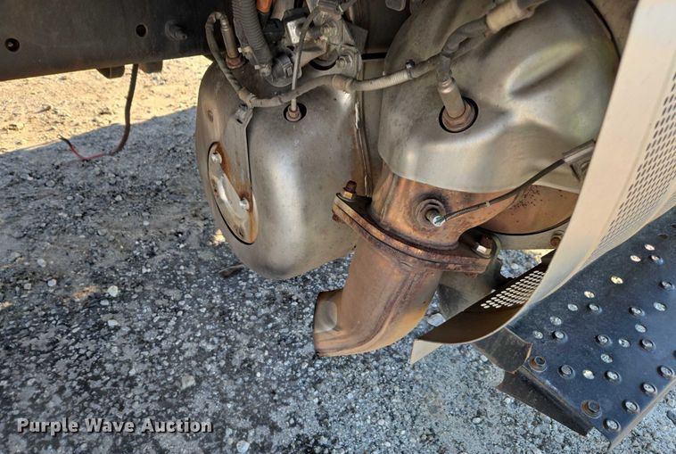 image for item YA1386 2020 Hino  box truck