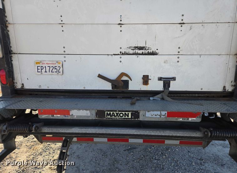 image for item YA1386 2020 Hino  box truck