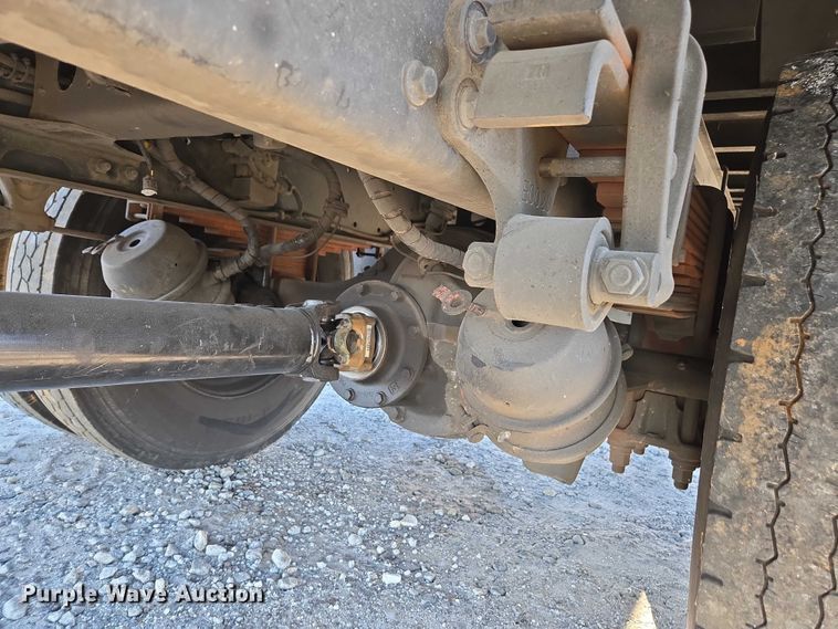 image for item YA1386 2020 Hino  box truck