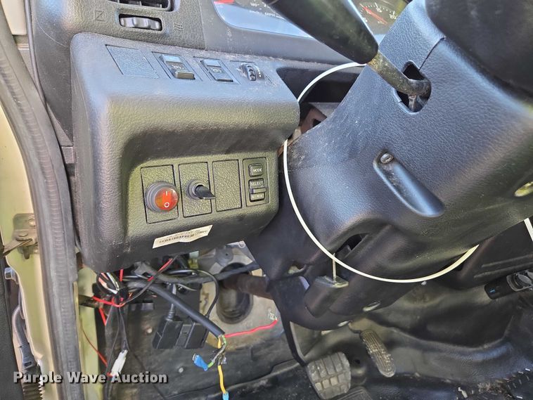 image for item YA1386 2020 Hino  box truck