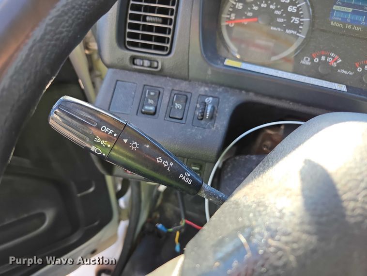 image for item YA1386 2020 Hino  box truck