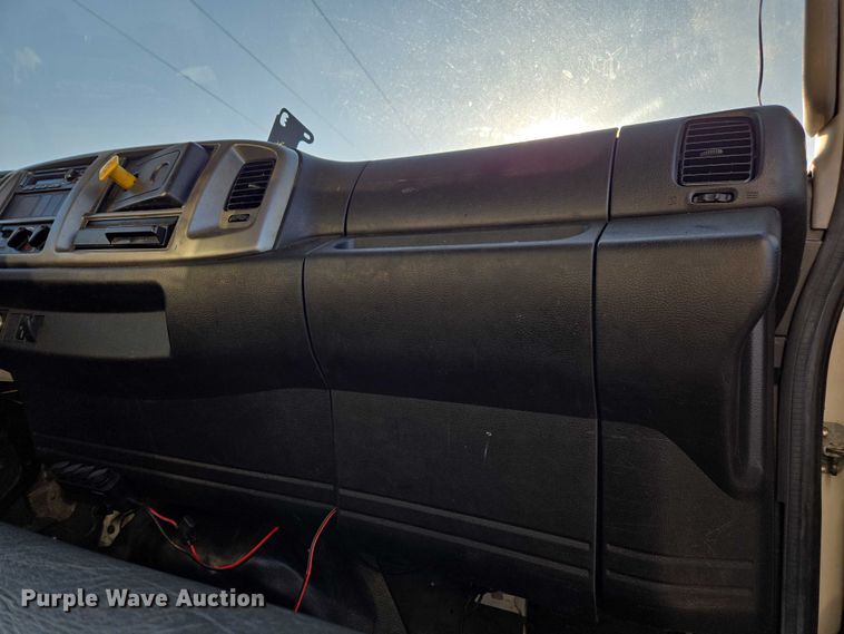 image for item YA1386 2020 Hino  box truck