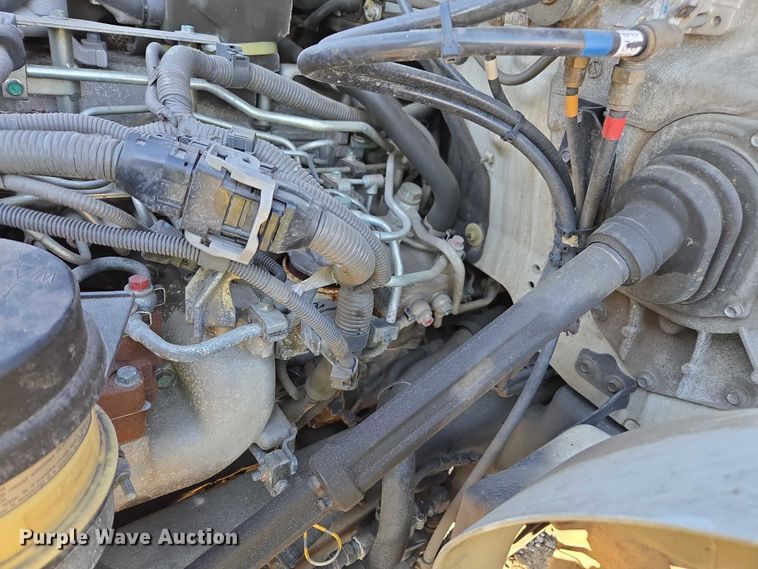 image for item YA1386 2020 Hino  box truck