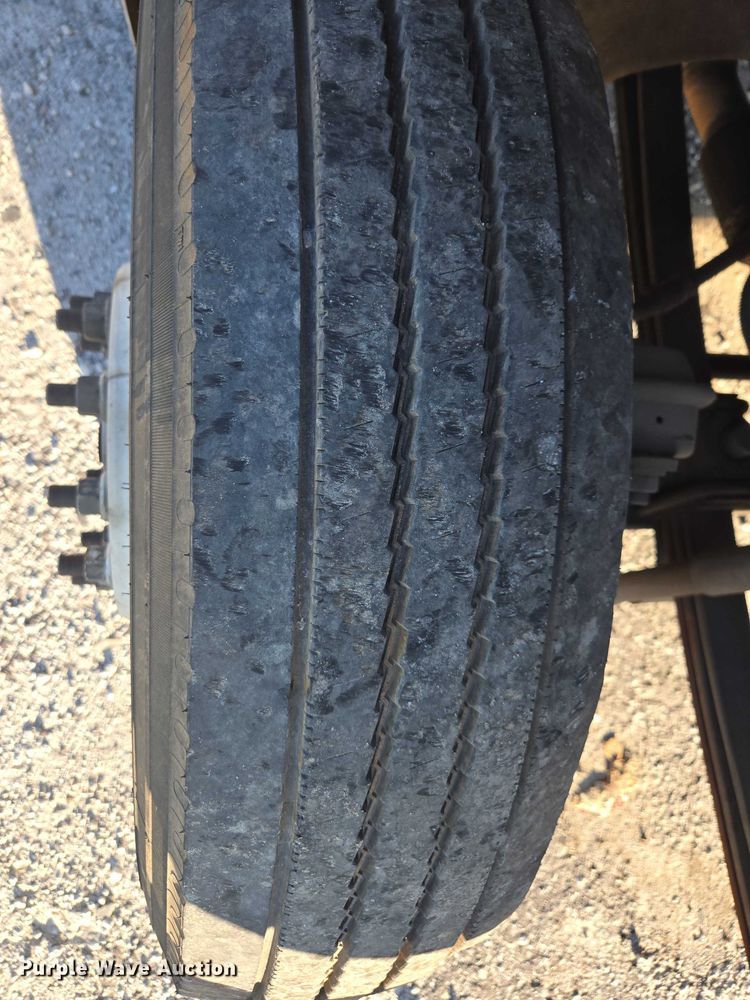 image for item YA1386 2020 Hino  box truck