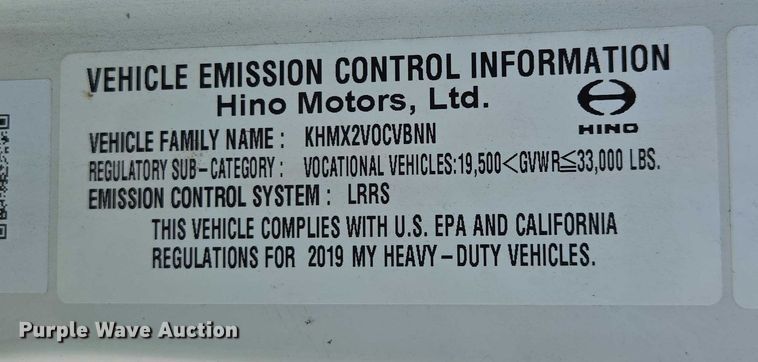 image for item YA1386 2020 Hino  box truck