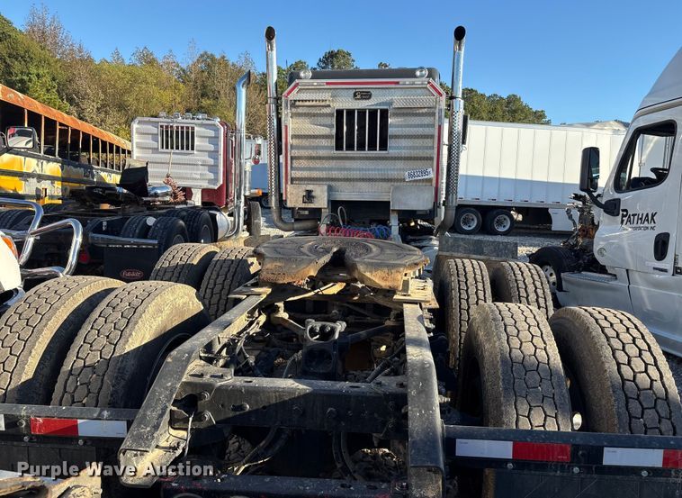 image for item YA1449 2018 Kenworth W900 semi truck