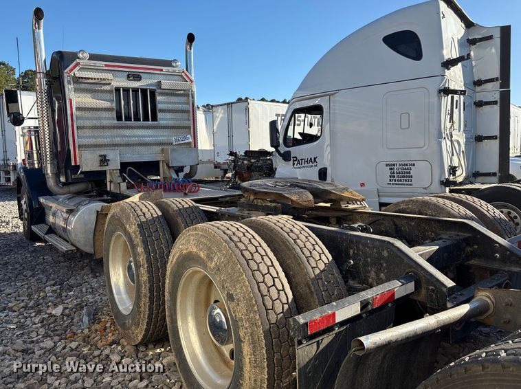 image for item YA1449 2018 Kenworth W900 semi truck