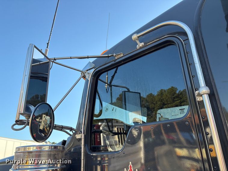 image for item YA1449 2018 Kenworth W900 semi truck