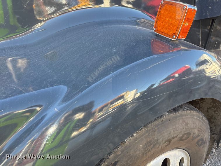 image for item YA1449 2018 Kenworth W900 semi truck