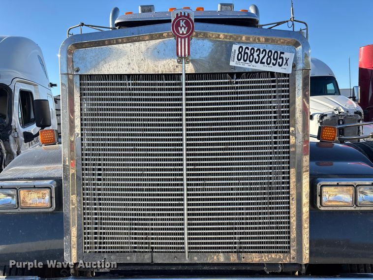 image for item YA1449 2018 Kenworth W900 semi truck