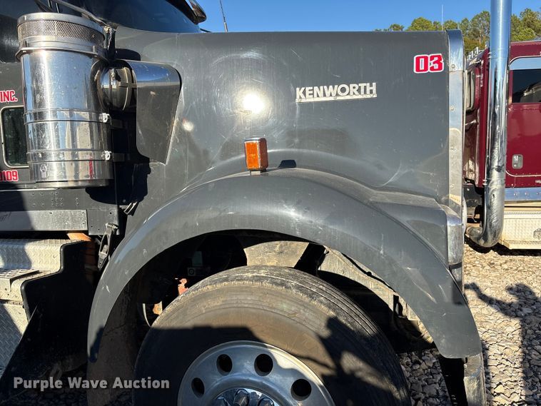 image for item YA1449 2018 Kenworth W900 semi truck