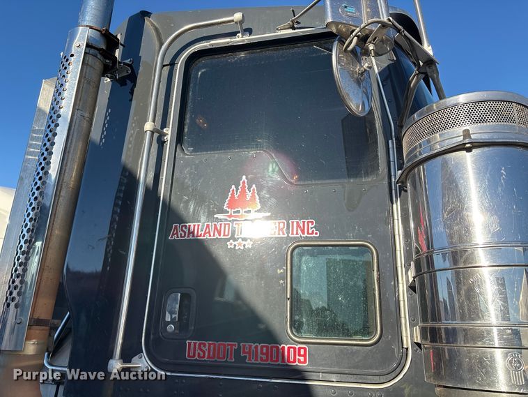 image for item YA1449 2018 Kenworth W900 semi truck