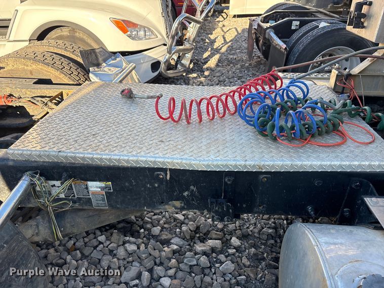 image for item YA1449 2018 Kenworth W900 semi truck