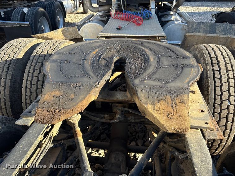 image for item YA1449 2018 Kenworth W900 semi truck