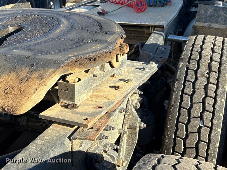 image for item YA1449 2018 Kenworth W900 semi truck