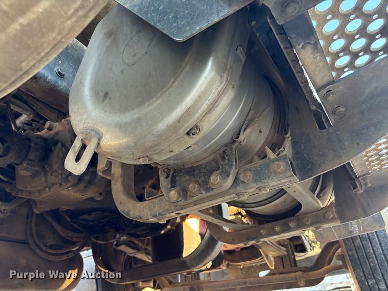 image for item YA1449 2018 Kenworth W900 semi truck