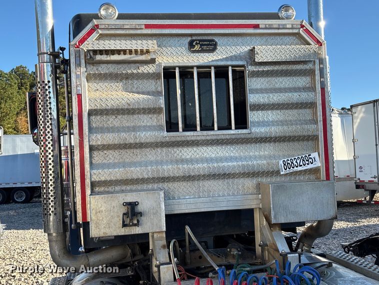 image for item YA1449 2018 Kenworth W900 semi truck