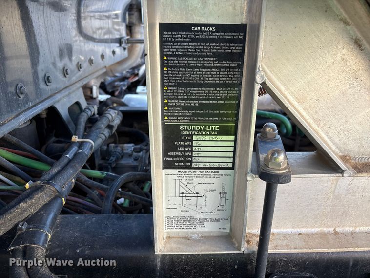 image for item YA1449 2018 Kenworth W900 semi truck