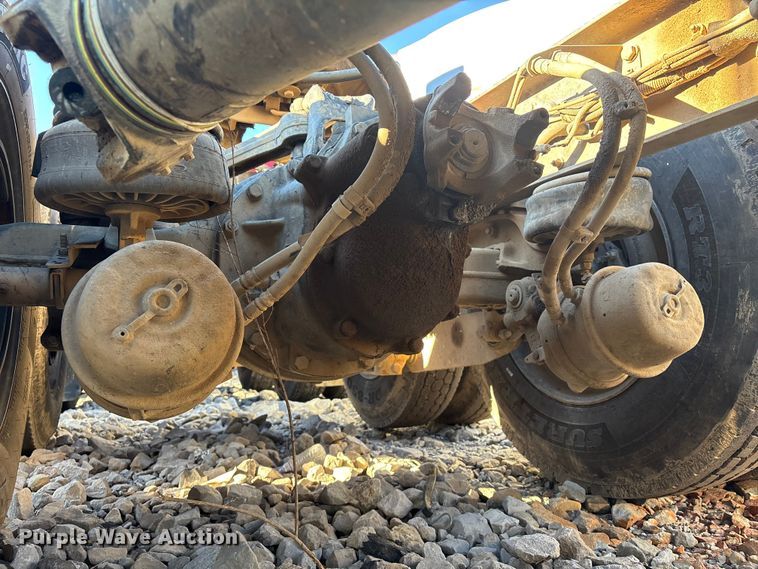 image for item YA1449 2018 Kenworth W900 semi truck