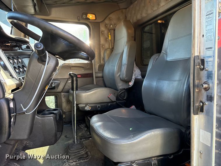 image for item YA1449 2018 Kenworth W900 semi truck