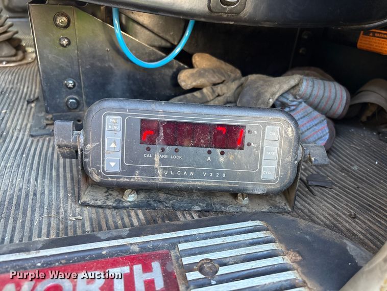 image for item YA1449 2018 Kenworth W900 semi truck