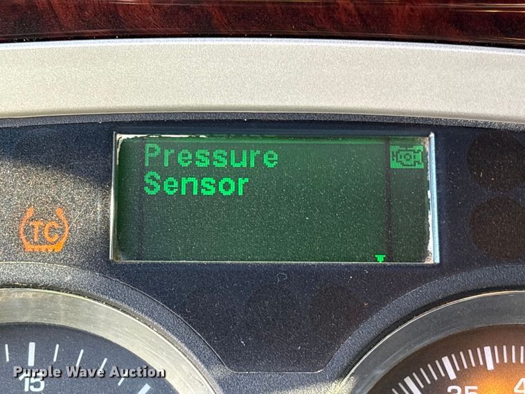 image for item YA1449 2018 Kenworth W900 semi truck