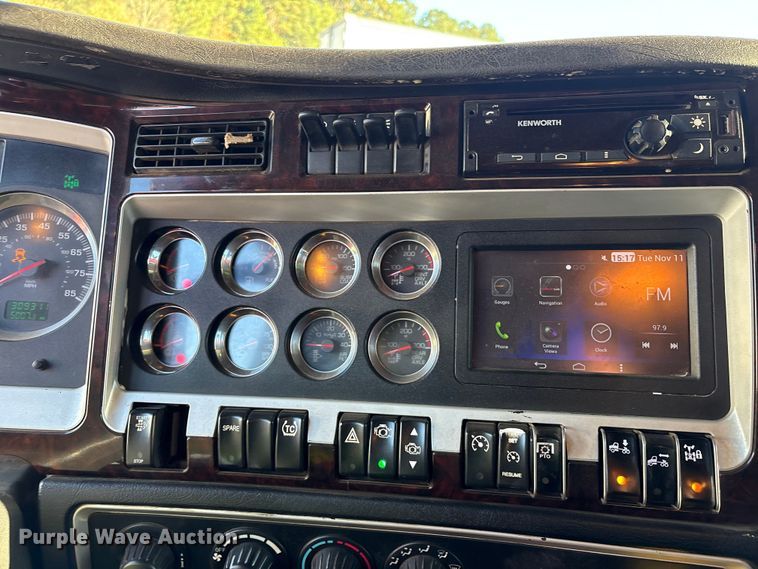 image for item YA1449 2018 Kenworth W900 semi truck