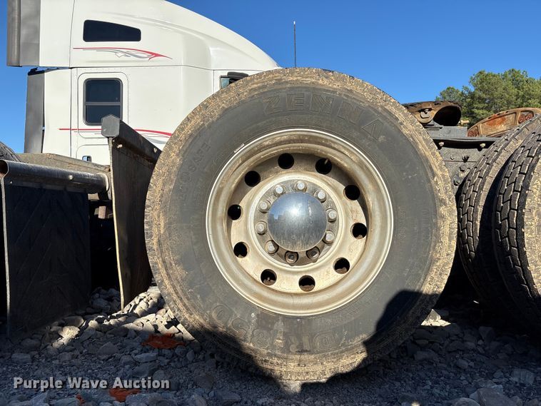 image for item YA1449 2018 Kenworth W900 semi truck