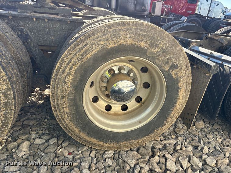 image for item YA1449 2018 Kenworth W900 semi truck