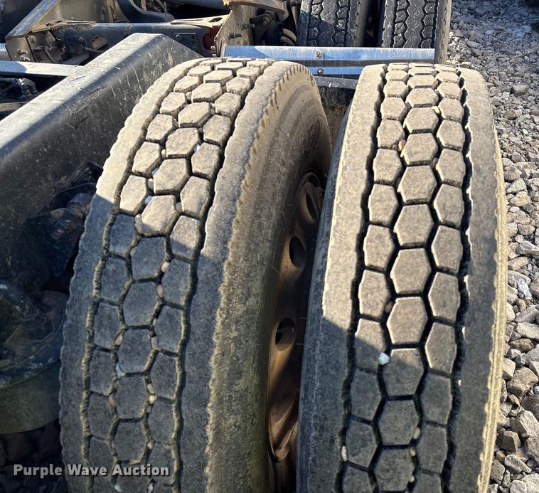 image for item YA1449 2018 Kenworth W900 semi truck