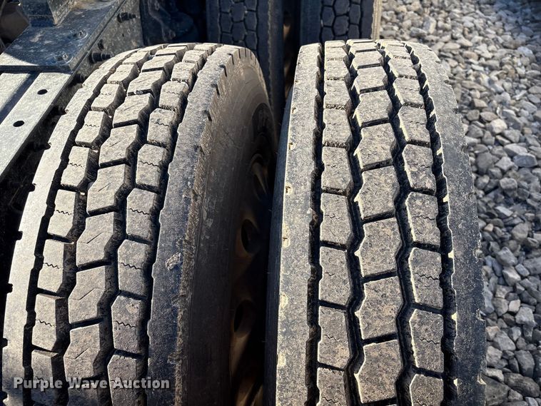 image for item YA1449 2018 Kenworth W900 semi truck