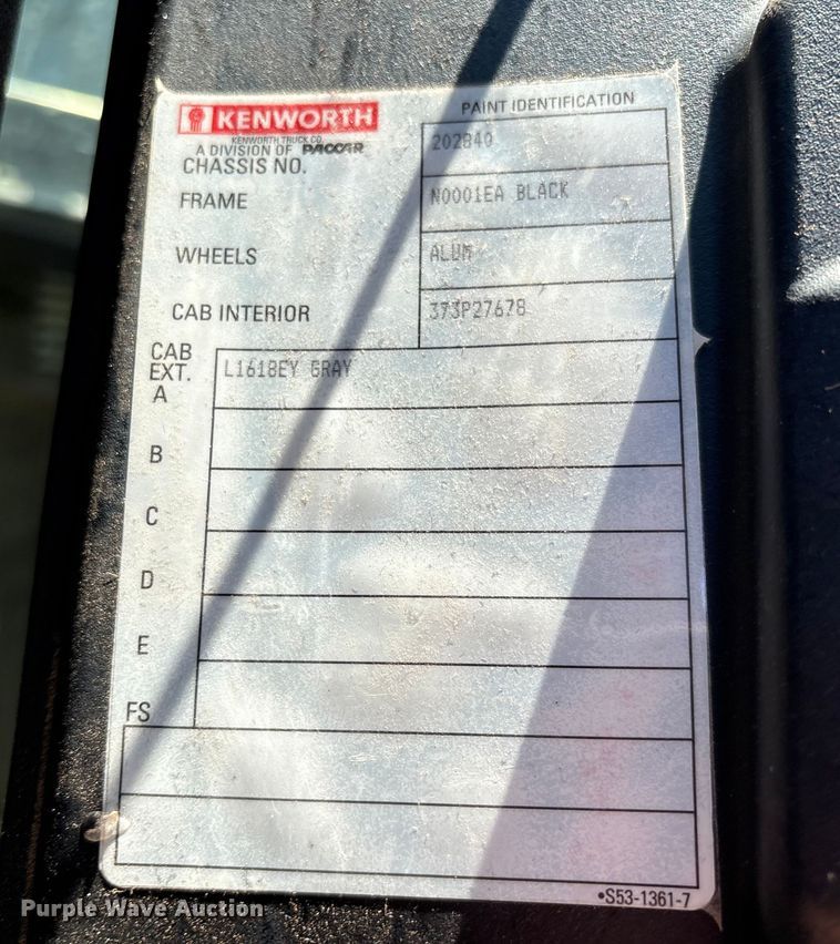 image for item YA1449 2018 Kenworth W900 semi truck