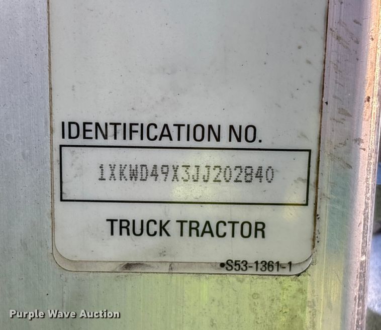 image for item YA1449 2018 Kenworth W900 semi truck