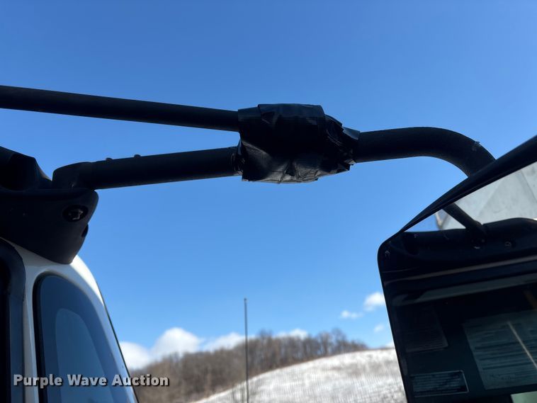 image for item YA1485 2015 International 4300 box truck