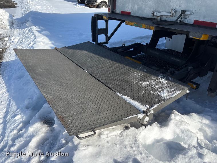 image for item YA1485 2015 International 4300 box truck