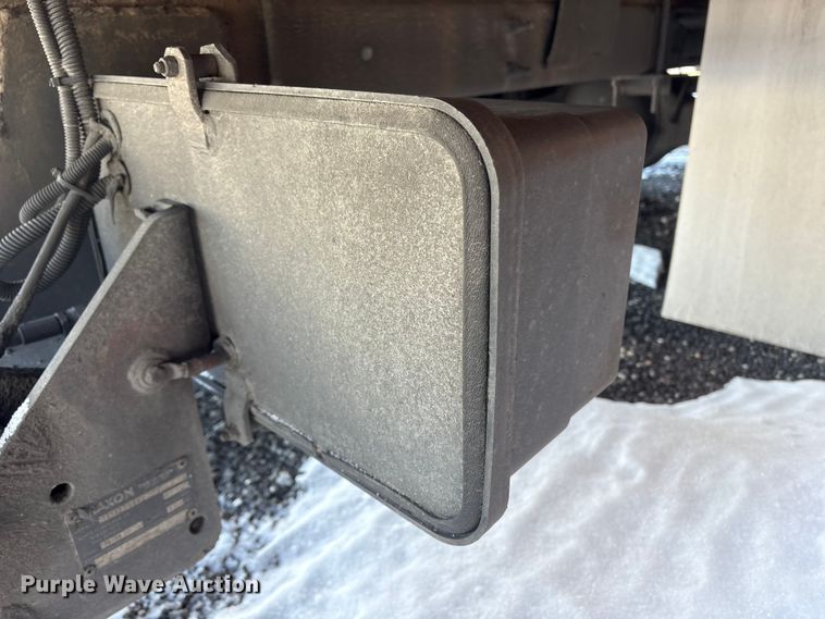 image for item YA1485 2015 International 4300 box truck