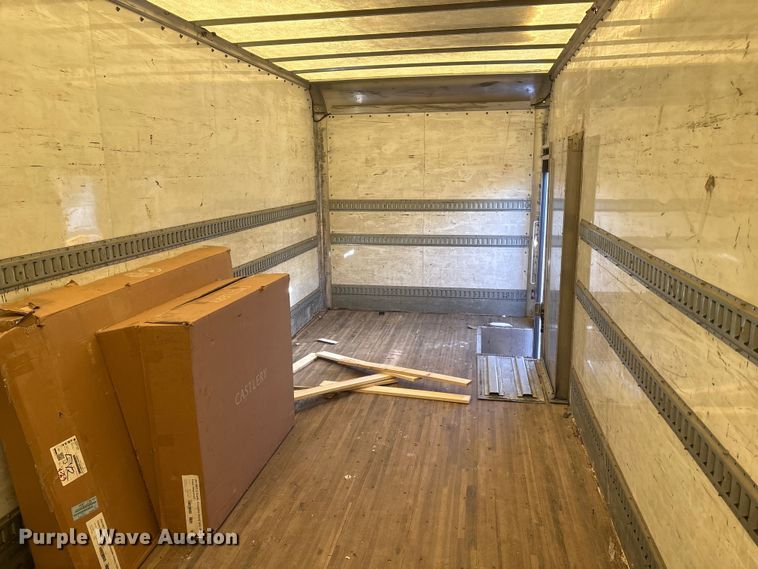 image for item YA1485 2015 International 4300 box truck