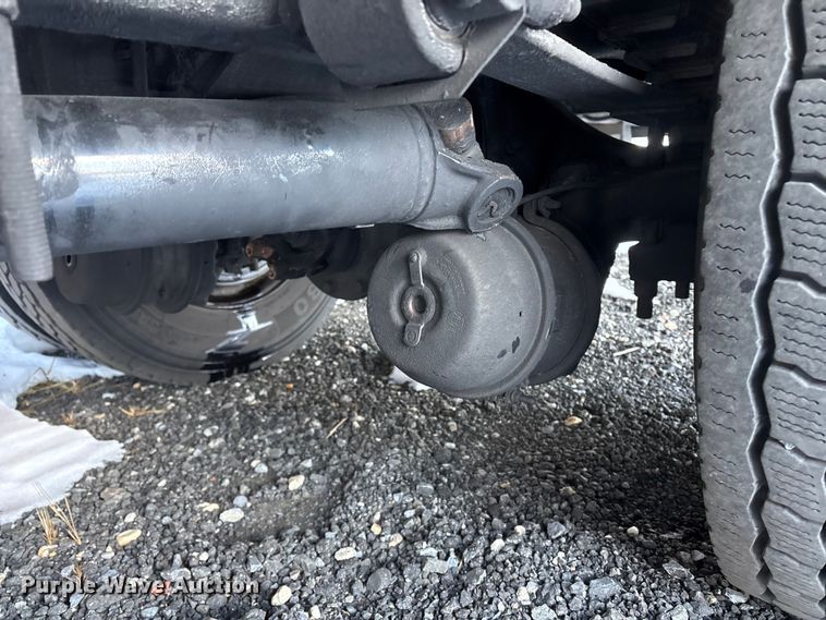 image for item YA1485 2015 International 4300 box truck