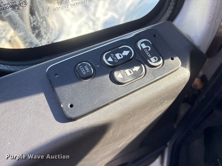 image for item YA1485 2015 International 4300 box truck