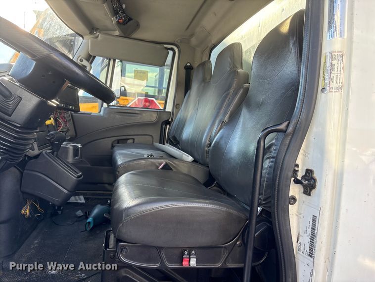 image for item YA1485 2015 International 4300 box truck