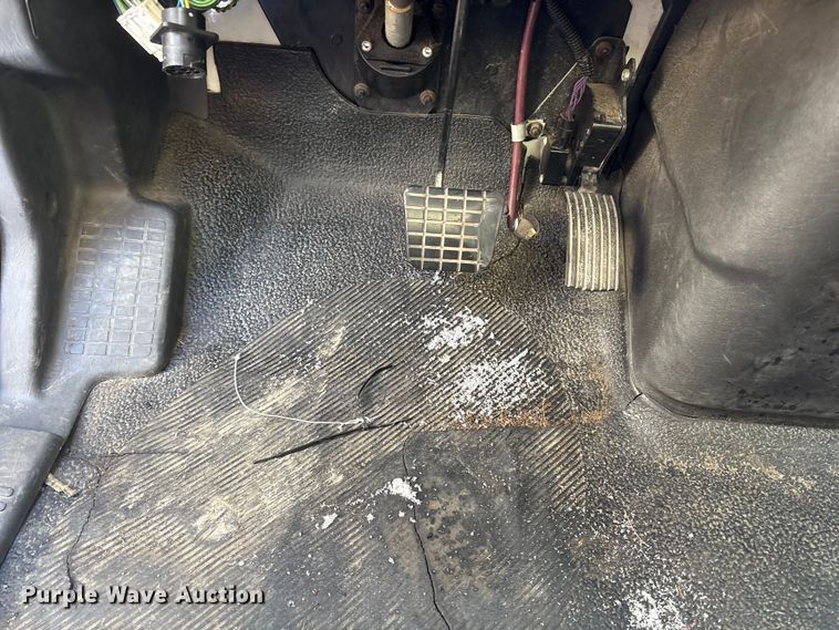 image for item YA1485 2015 International 4300 box truck