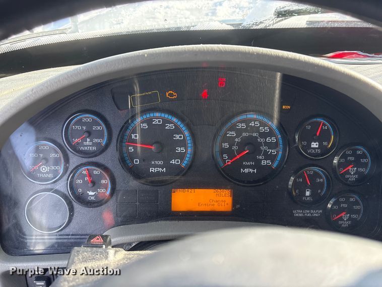 image for item YA1485 2015 International 4300 box truck