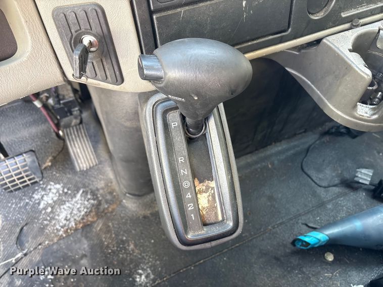 image for item YA1485 2015 International 4300 box truck